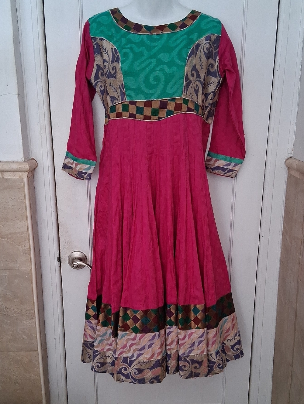 Vintage Margenta Anarkali Gown Full Round Skirt With Brocate Patchwork Trim L